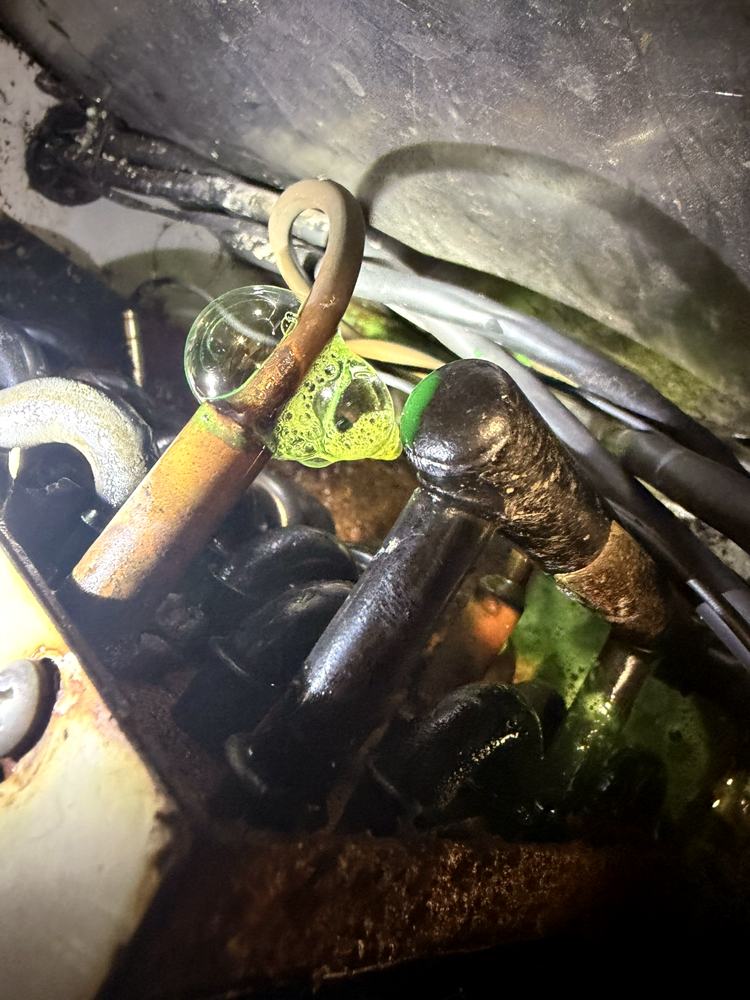 Fuga localizada en la tubería